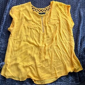 Apt9 Yellow Top